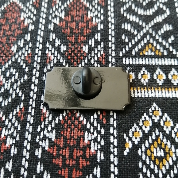 📍2/20$ Hell Admit One 666 Enamel Pin NWOT - Picture 4 of 6